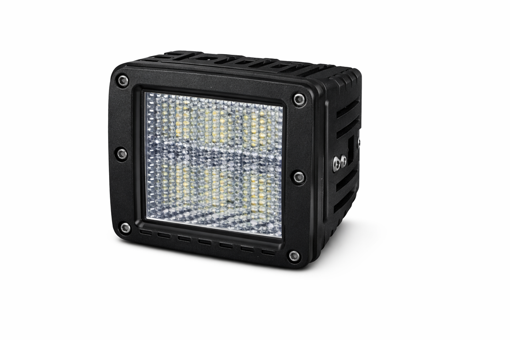 [98357206011] EXPLORADORA DE TRABAJO LED CUBOS HELLA VALUEFIT 1000 ESTRIBO - ATORNILLABLE - ILUMINACIÓN CAMPO CERCANO - CABLE: 200MM - CONECTOR: EXTREMOS DE CABLE ABIERTOS CORTO ALCANCE  12V / 30V 18W 1000LM TAMAÑO 82MM / 3.22" 6000K IP67 X UND